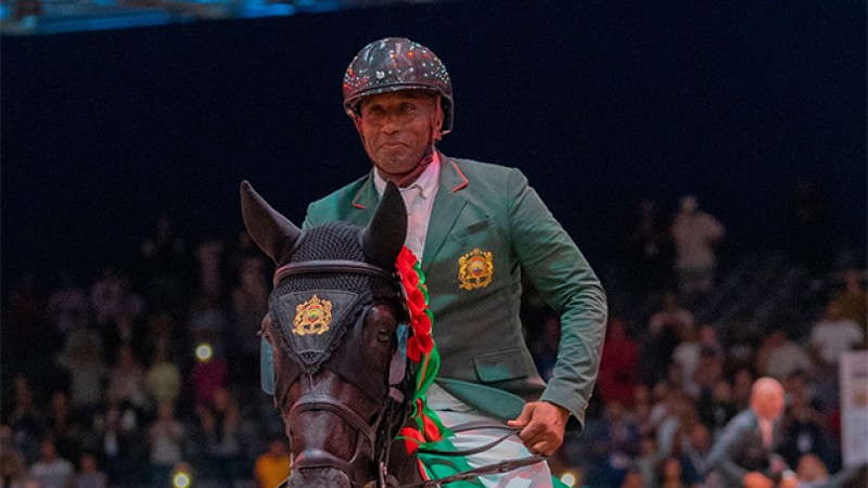 Morocco Royal Tour de saut d'obstacles (étape d'El Jadida).. Le cavalier marocain Abdelkebir Ouaddar remporte le Grand Prix SM le Roi Mohammed VI