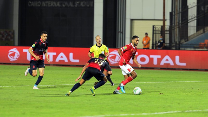 مشوار الوداد البيضاوي في دوري أبطال إفريقيا يتوقف في دور نصف النهائي بعد هزيمته أمام الاهلي المصري إيابا ب 3-1