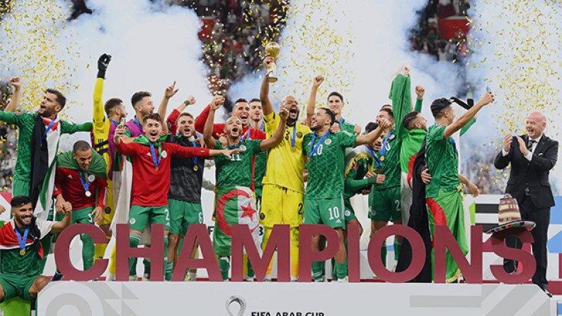 نهائي كأس العرب – قطر 2021 .. المنتخب الجزائري يحرز اللقب عقب فوزه على نظيره التونسي (2-0) بعد الاحتكام الى الشوطين الاضافيين