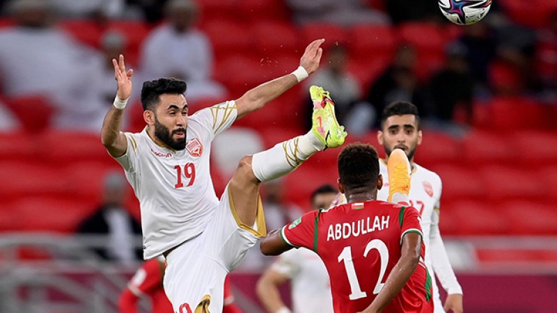 المنتخب العماني يفوز على نظيره البحريني (3-0) ويتأهل إلى ربع النهائي.. 'كأس العرب بقطر'