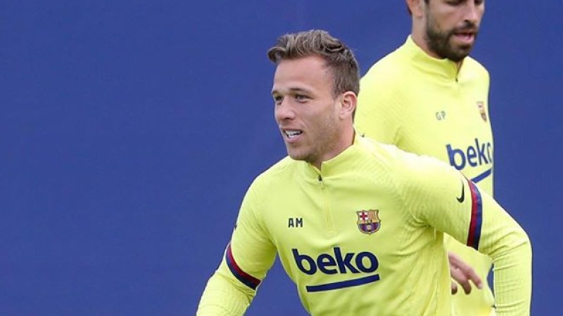 برشلونة يعلن انتقال أرتور إلى يوفنتوس مقابل 72 مليون أورو