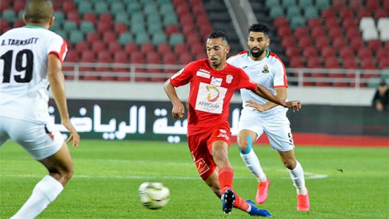 الجيش الملكي يتعادل بميدانه مع حسنية أكادير بهدف لمثله