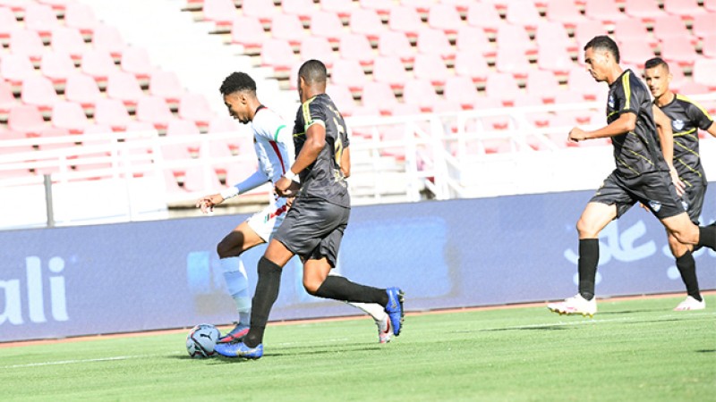 الجيش الملكي ينهزم بميدانه أمام الشباب الرياضي السالمي (0-3)