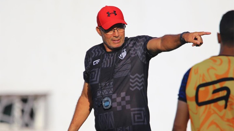 اتحاد طنجة يتطلع لبناء فريق تنافسي للمستقبل (بادو الزاكي)