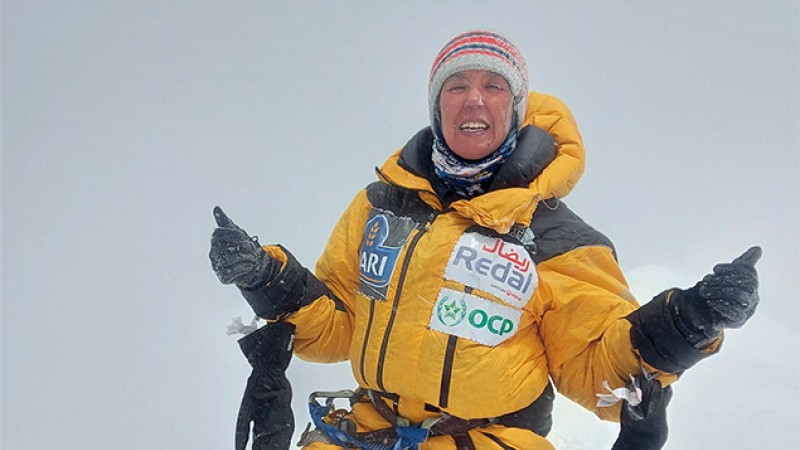 La marocaine Bouchra Baibanou escalade le mont Annapurna dans l’Himalaya
