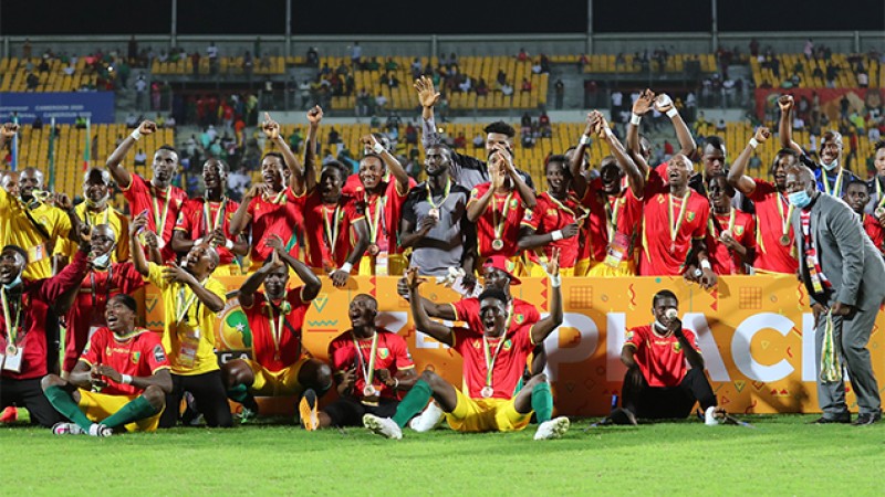منتخب غينيا يحقق المركز الثالث بفوزه على نظيره الكاميروني 2-0 'بطولة إفريقيا للاعبين المحليين (الكاميرون 2020)'