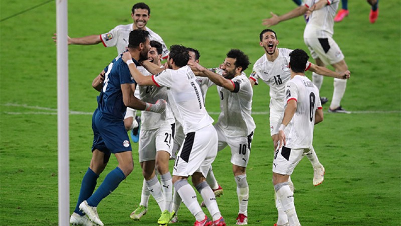 كاس افريقيا للامم ( دور نصف النهائي).. منتخب مصر يفوز على نظيره الكاميروني بالضربات الترجيحية ويضرب موعدا مع منتخب السينغال في النهاية