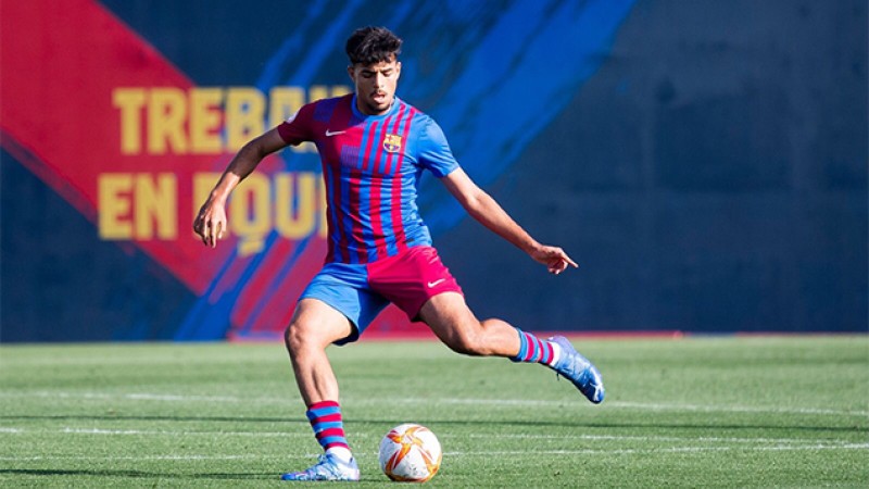 Liga.. FC Barcelone prolonge le contrat du jeune marocain Chadi Riad