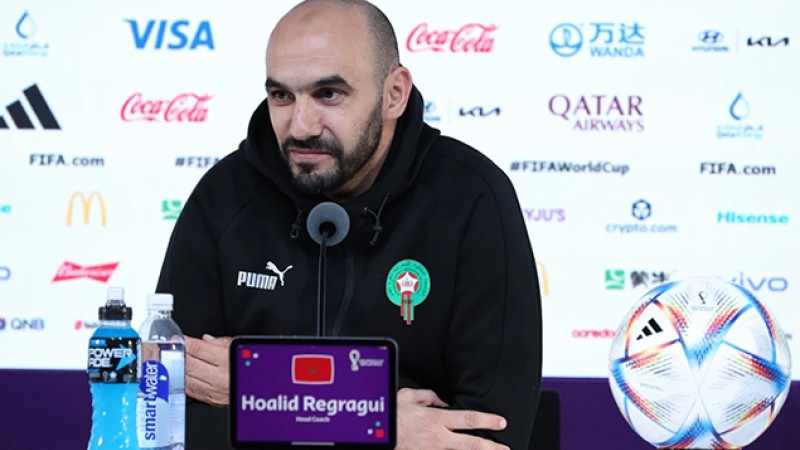 كأس العالم قطر 2022 .. جلالة الملك يقوم بعمل كبير للنهوض بكرة القدم الوطنية وتطويرها (وليد الركراكي)