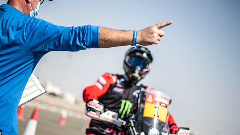 Dakar 2021, Al-Attiyah et Brabec remportent le prologue