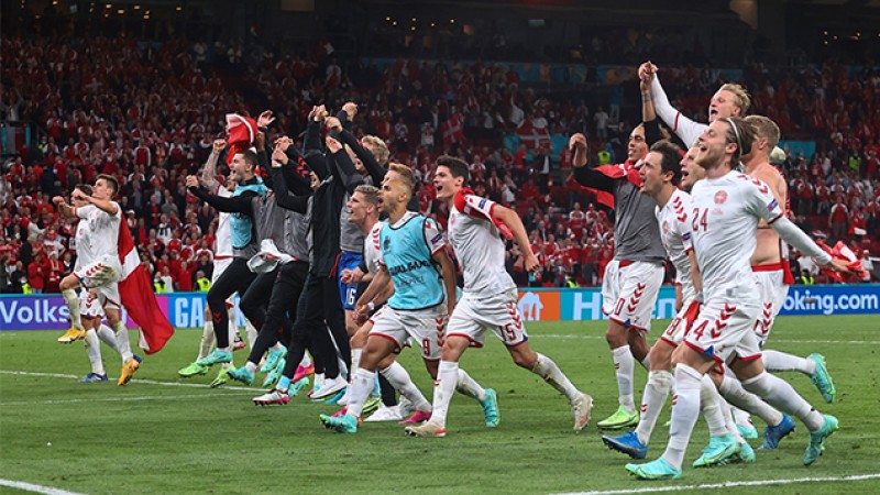 كأس أمم أوروبا.. الدنمارك تحقق فوزا مثيرا على روسيا و ترافق ببلجيكا الى دور 16