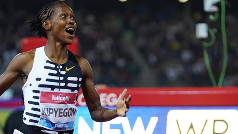 La Kényane Faith Kipyegon bat le record du monde du 1.500 m