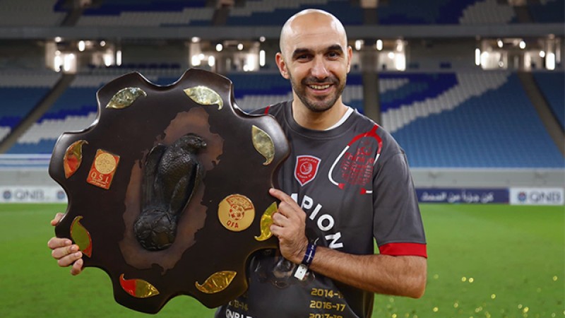المدرب المغربي وليد الركراكي يقود فريق الدحيل للتتويج ببطولة قطر لكرة القدم