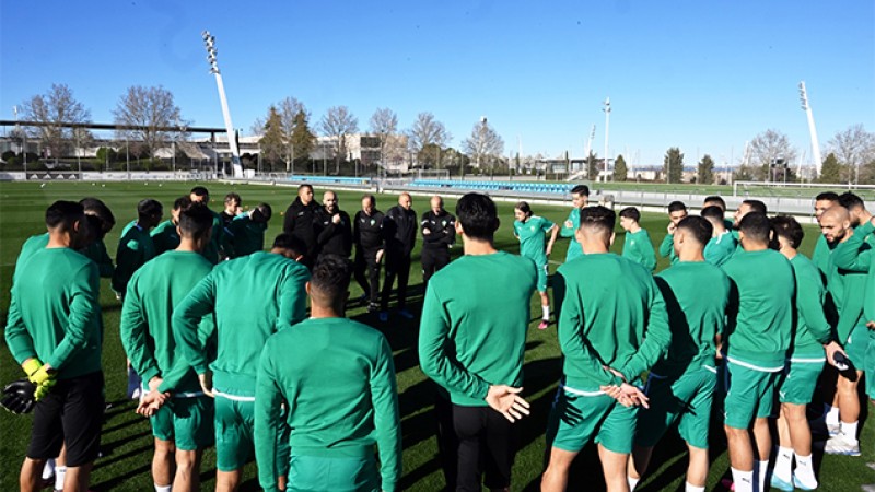 أول حصة تدريبية للمنتخب الوطني بإسبانيا