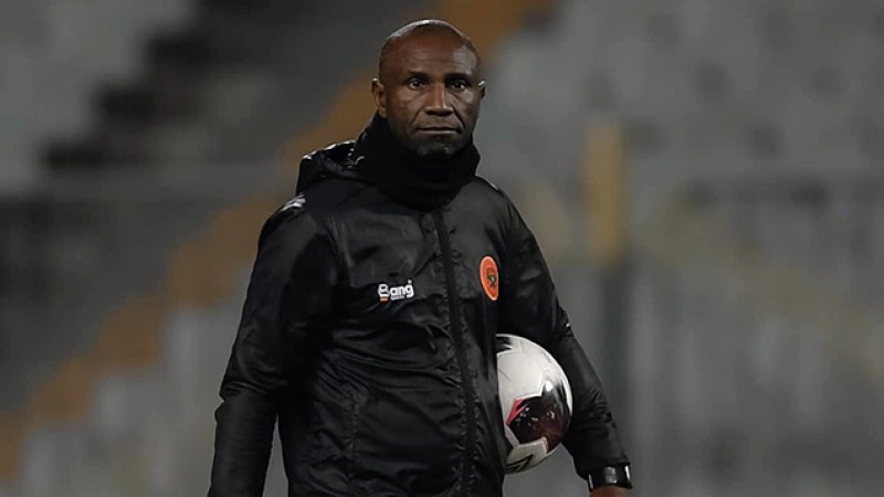 كأس الكونفدرالية الإفريقية لكرة القدم.. فريق نهضة بركان تأهل لنصف النهائي لكن ما زال ينتظرنا عمل كبير في هذه المنافسة (فلورون إيبينغي)