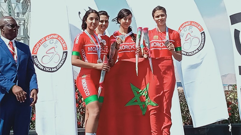 البطولة الإفريقية لسباق الدراجات على الطريق (ضد الساعة فرق) .. المنتخب المغربي للشابات يحرز الميدالية الفضية