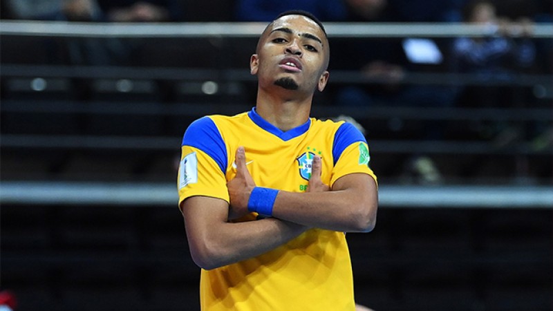 كأس العالم لكرة القدم داخل القاعة ( ليتوانيا2021 ) ..المنتخب البرازيلي يتأهل الى دور الربع ويضرب موعدا مع نظيره المغربي