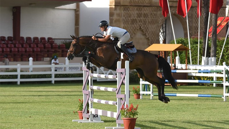 Début à Rabat du Concours officiel de saut d'obstacles de la Garde Royale