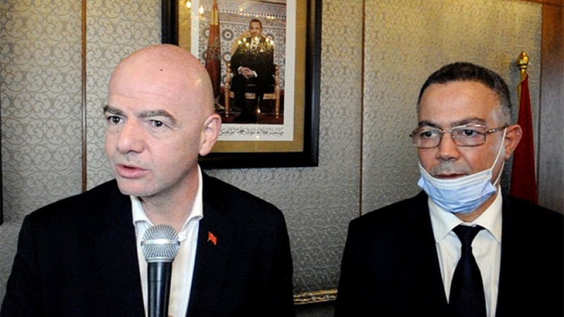 رئيس (فيفا) ينوه بالتزام جلالة الملك لفائدة تطوير كرة القدم الوطنية