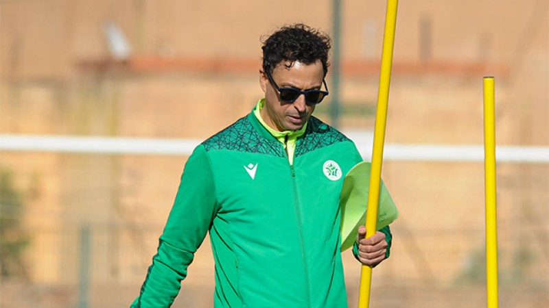 مولودية وجدة يعلن انفصاله عن مدربه هلال الطير