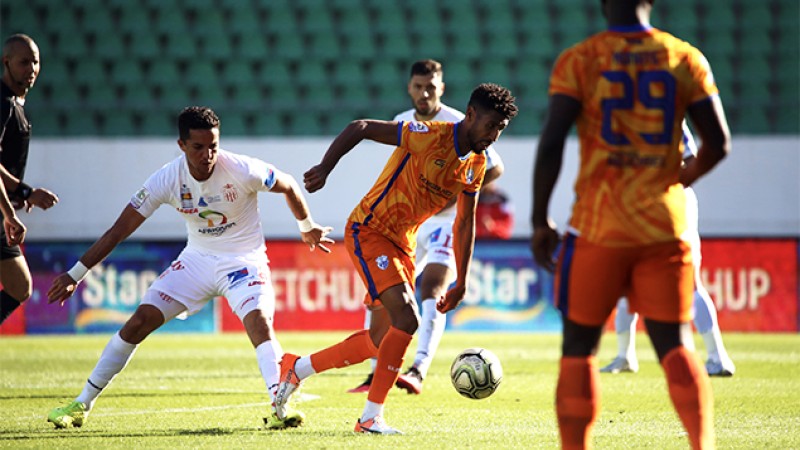 فريق حسنية أكادير يرغم على التعادل بميدانه مع فريق شباب المحمدية 0-0 'البطولة الوطنية الإحترافية "إنوي" (الدورة الثالثة)'