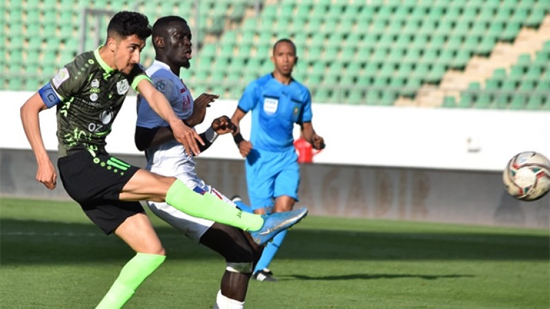 فريق حسنية أكادير يتعادل مع ضيفه فريق الدفاع الحسني الجديدي 0-0