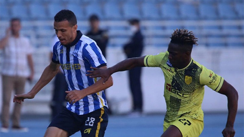 التعادل الإيجابي (1-1) يحسم المواجهة بين اتحاد طنجة وضيفه المغرب الفاسي
