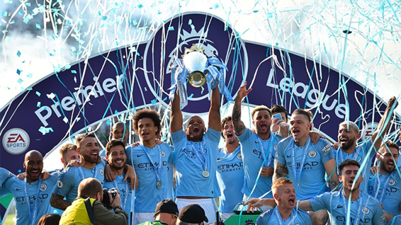 Manchester City conserve son titre de champion d'Angleterre