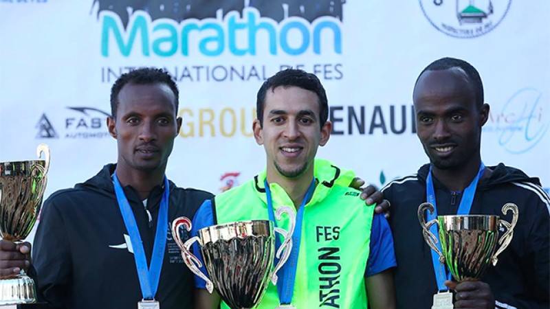 Le Marocain Taher Belkorchi remporte le deuxième marathon de Fès