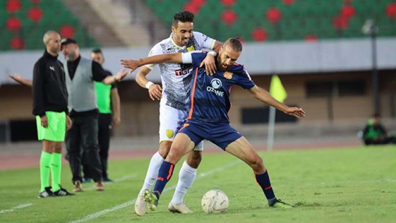 المغرب الفاسي يفوز على ضيفه الدفاع الجديدي (3-0)
