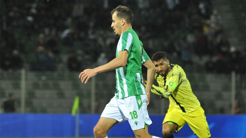فريق مولودية وجدة يتغلب على ضيفه المغرب الفاسي 2-1