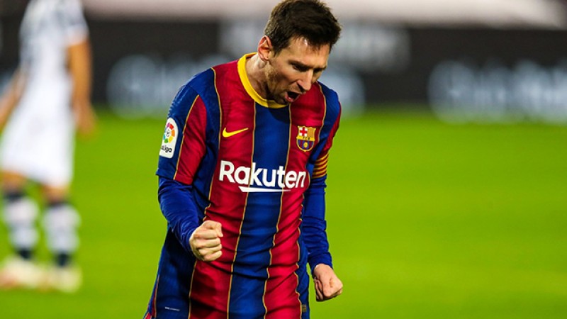 ميسي يعادل رقم بيليه كأفضل هداف مع ناد واحد