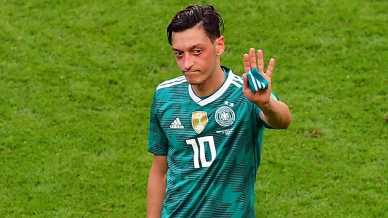 مسعود أوزيل يعلن اعتزاله اللعب مع المنتخب الالماني