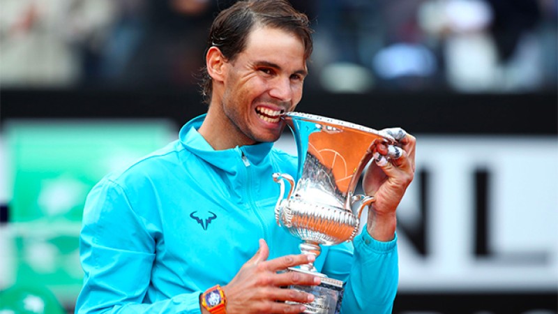 Nadal décroche son 9e titre à Rome en dominant Djokovic