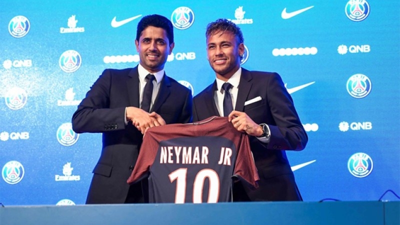 Neymar Jr présenté en grande pompe par le PSG