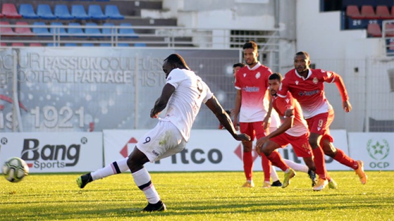 فريق أولمبيك آسفي يتغلب على ضيفه الوداد الرياضي 2-1 'البطولة الوطنية الاحترافية "إنوي" (الدورة الثالثة)'