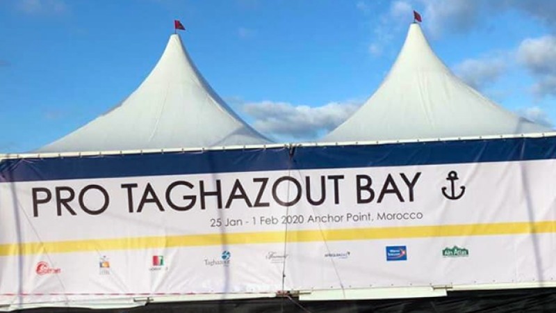 أبطال مغاربة وأجانب يتنافسون في أكادير في إطار الدورة الأولى لتظاهرة " برو تغازوت باي" لركوب الموج