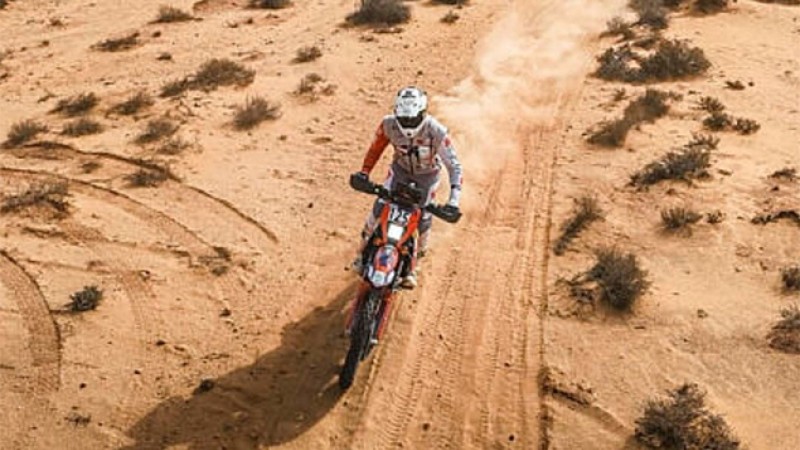Rallye du Maroc-3éme étape.. Le Marocain Amine Echiguer consolide sa place en tête du classement général dans la catégorie moto "Rallye 3"