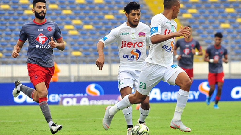 الرجاء الرياضي يفوز على ضيفه أولمبيك آسفي 2-0 وينتزع صدارة الترتيب