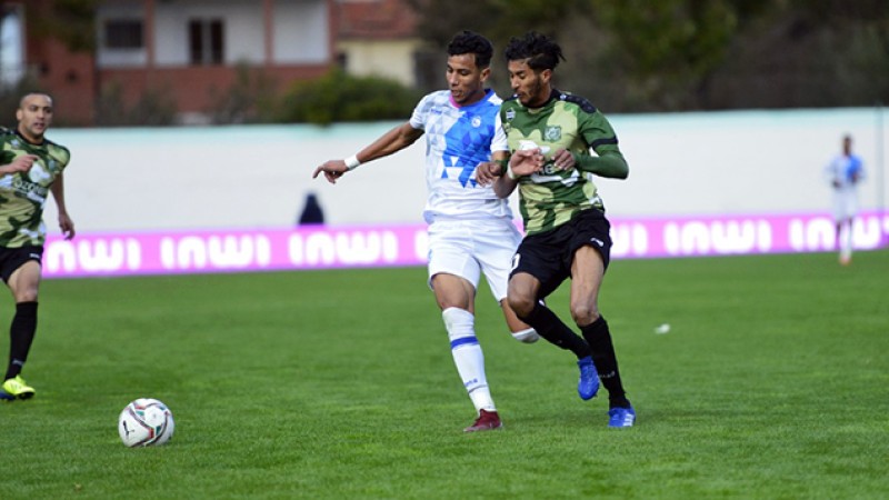 فريق سريع وادي زم يتعثر بميدانه أمام الدفاع الحسني الجديدي (0-2) 'البطولة الوطنية الاحترافية "إنوي" (الدورة السابعة)'