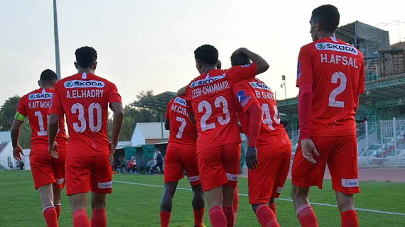 فريق سريع وادي زم ينهزم أمام فريق حسنية أكادير 0-2