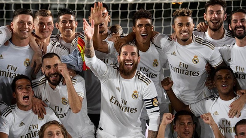 ريال مدريد يتوج باللقب للمرة الرابعة والثلاثين