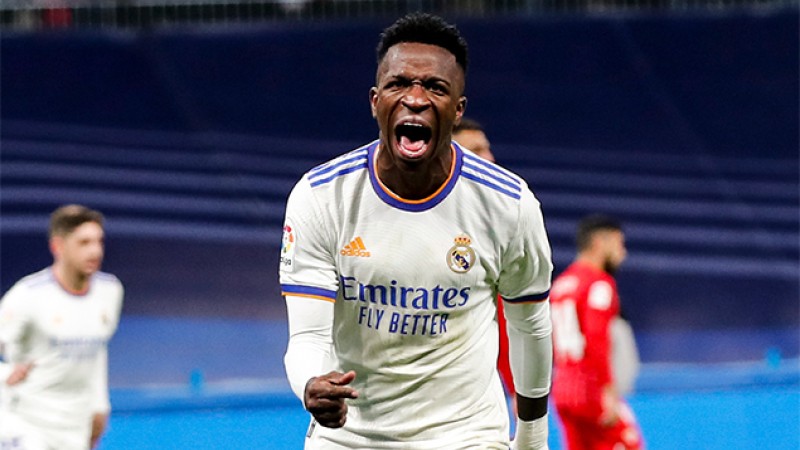 بطولة اسبانيا .. ريال مدريد ينتزع فوزا صعبا من ضيفه اشبيلية (2-1)