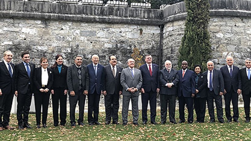 Participation marocaine à une réunion du bureau exécutif de la Fédération internationale de volley-ball