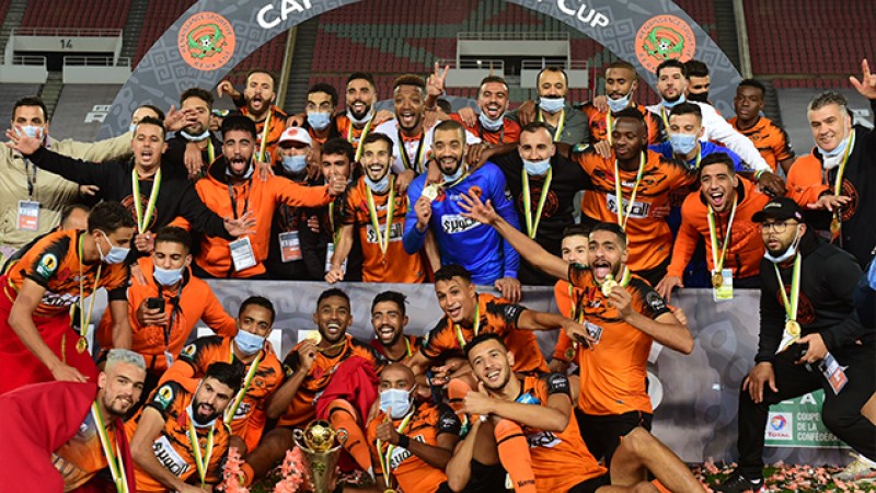 فريق نهضة بركان يتوج بلقبه الأول 'كأس الكونفدرالية الإفريقية'