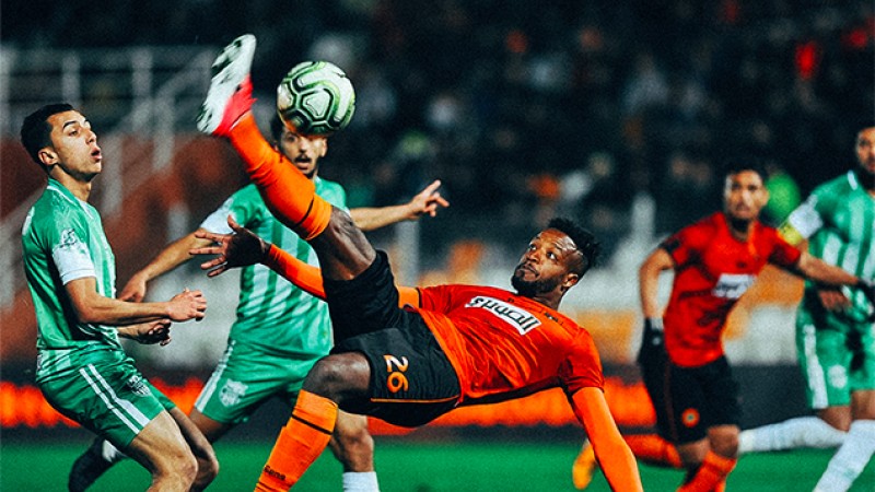 نهضة بركان يفوز بميدانه على رجاء بني ملال 1-0 ويعزز مركزه في الصدارة