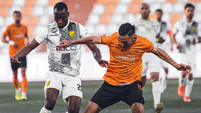 التعادل السلبي يحسم مواجهة نهضة بركان والمغرب الفاسي