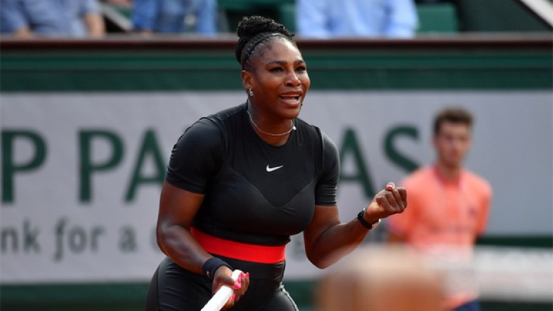 Roland-Garros: Serena Williams s'impose pour son retour