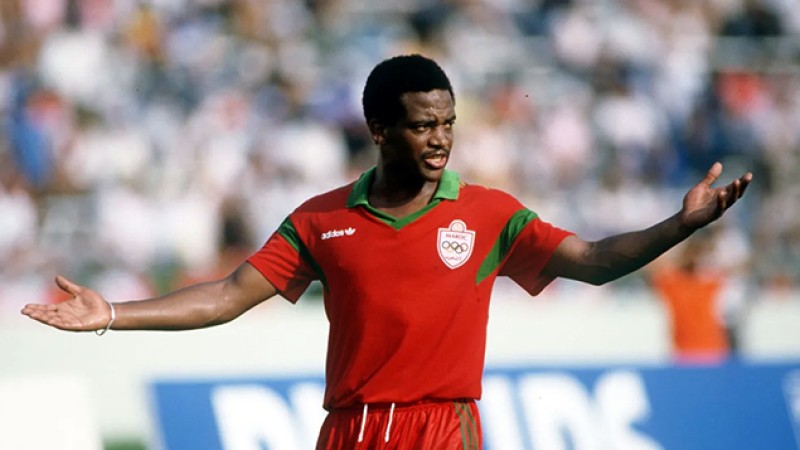 الكاف تختار النجم السابق للمنتخب المغربي لكرة القدم محمد التيمومي سفيرا لنهائي دوري أبطال إفريقيا