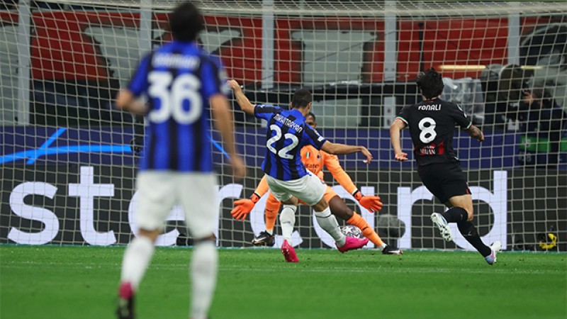 Ligue des Champions (demi-finale aller).. l'Inter Milan bat l'AC Milan (2-0)